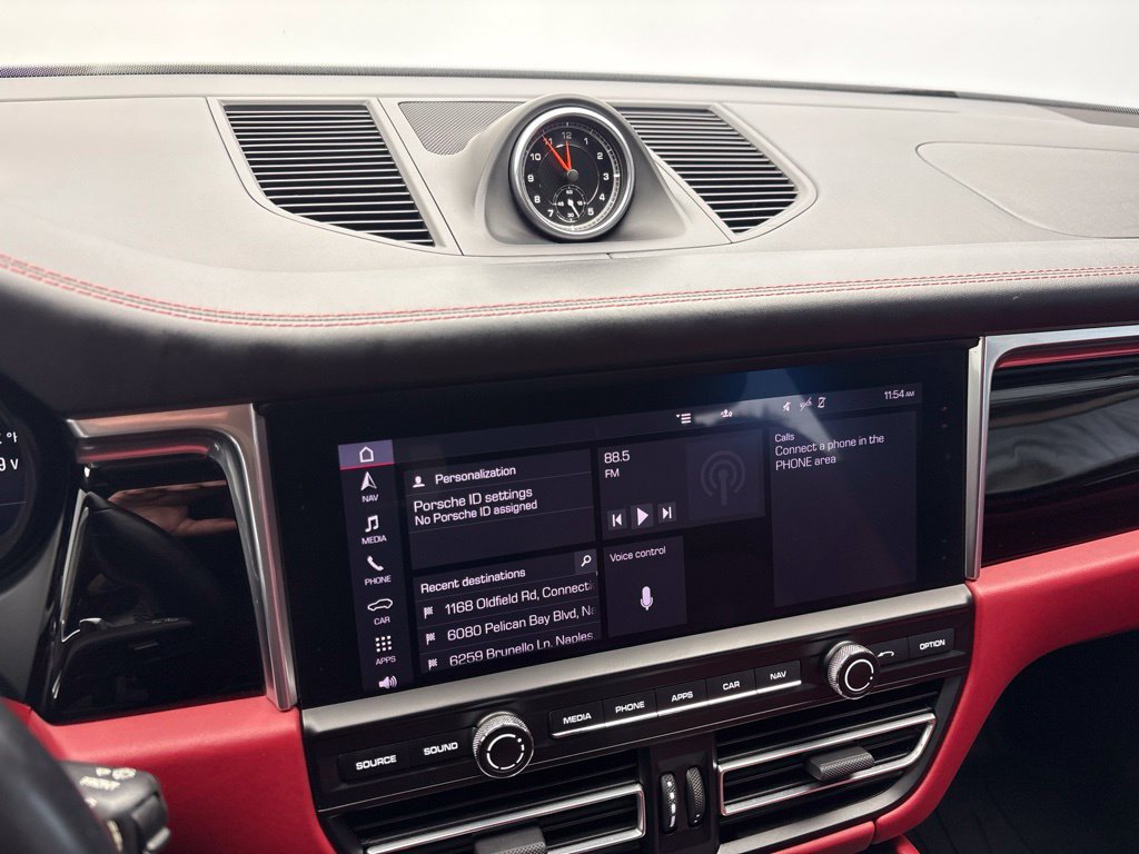Certified 2020 Porsche Macan AWD/4WD image 33