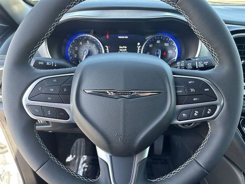 New 2026 Chrysler Pacifica Limited image 17