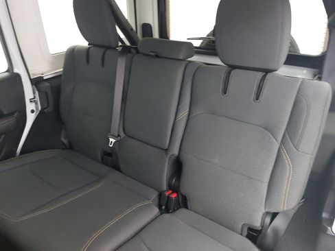 Used 2025 Jeep Wrangler Unlimited Sahara w/ Safety Group image 15