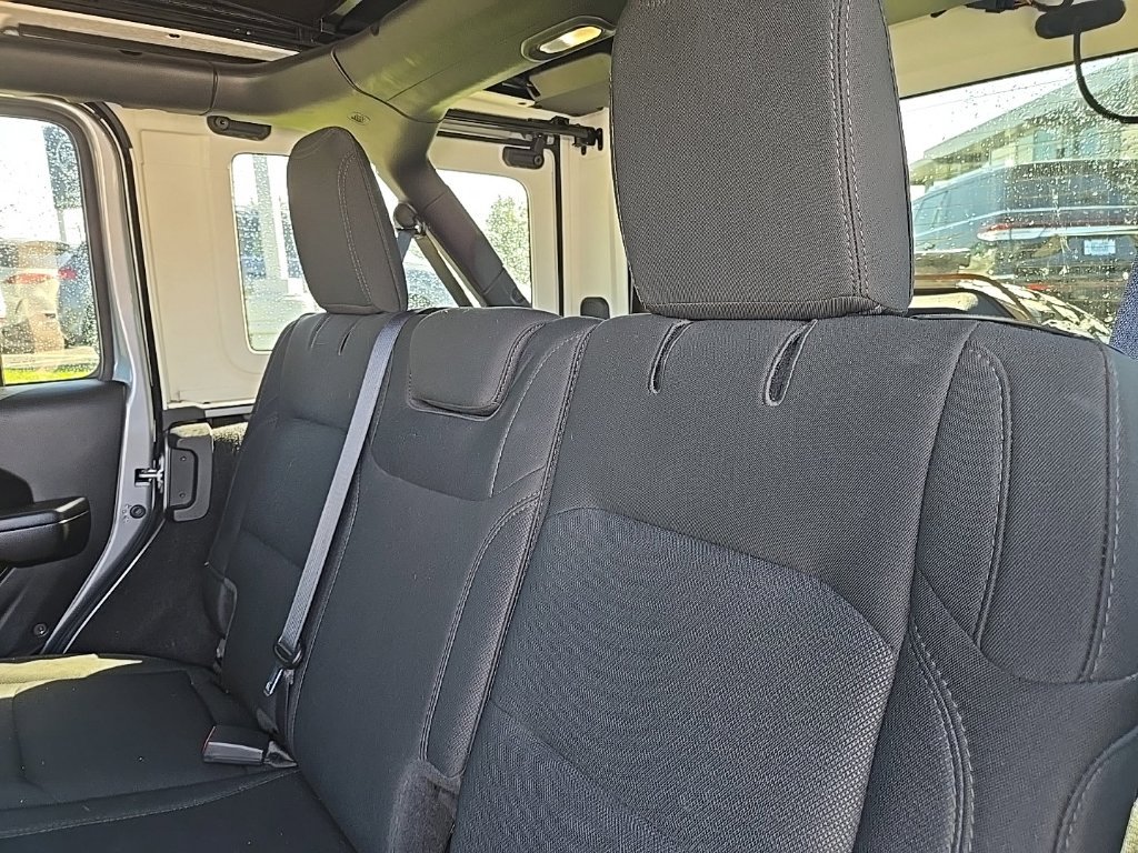 Used 2021 Jeep Wrangler Unlimited Sport AWD/4WD image 31