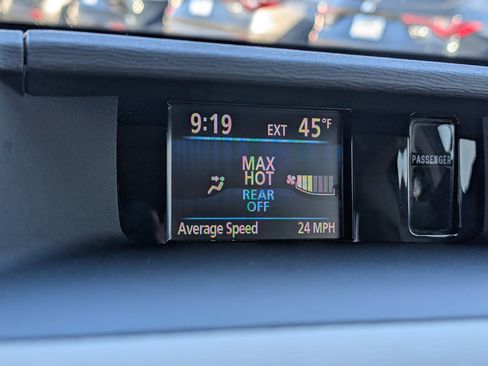 Used 2011 Toyota Sienna XLE image 19