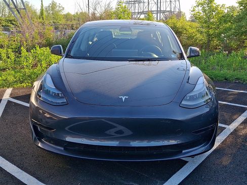 Used 2022 Tesla Model 3 Long Range AWD/4WD image 2