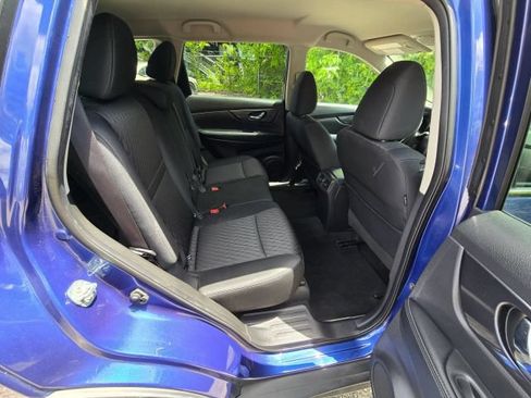 Used 2019 Nissan Rogue SV AWD/4WD image 14