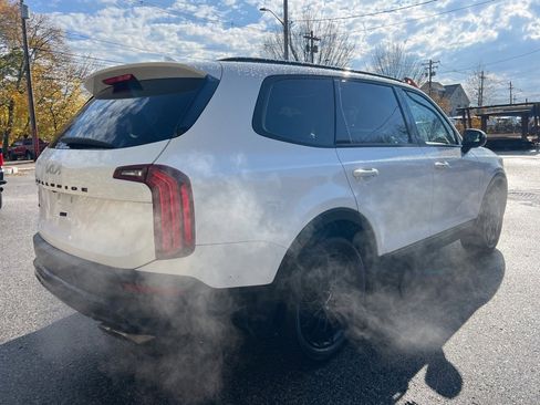 Certified 2022 Kia Telluride SX w/ SX Prestige Package image 5