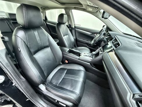 Used 2018 Honda Civic Touring image 27