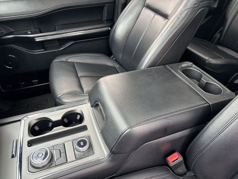 Used 2021 Ford Expedition Max XLT image 23