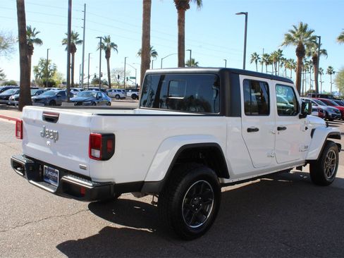 Used 2023 Jeep Gladiator Overland image 5