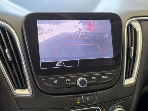 Used 2021 Chevrolet Malibu LT FWD image 12