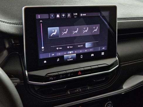 Used 2024 Jeep Compass Latitude w/ Altitude Special Edition AWD/4WD image 13