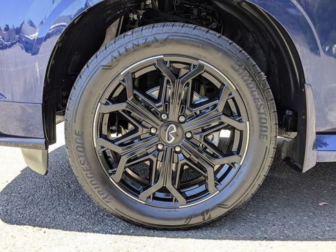 Used 2026 INFINITI QX80 4WD w/ Sport Exterior Package image 9