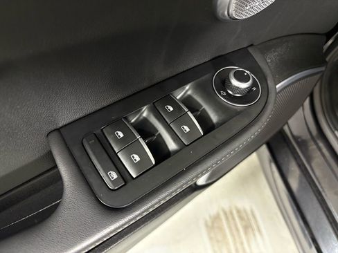 Used 2022 Alfa Romeo Giulia Ti image 13