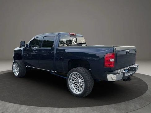 Used 2011 Chevrolet Silverado 2500 LTZ w/ LTZ Plus Package AWD/4WD image 3