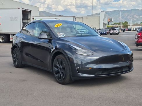Used 2024 Tesla Model Y Long Range AWD/4WD image 7
