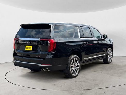 Used 2026 GMC Yukon XL Denali w/ Sun & Power Step Package AWD/4WD image 5