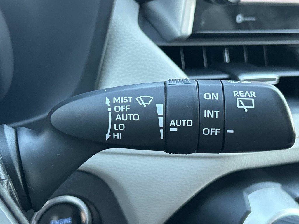 Used 2022 Toyota RAV4 XLE Premium AWD/4WD image 37