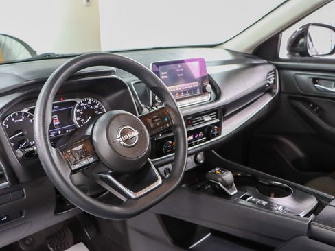 Used 2024 Nissan Rogue SV image 22