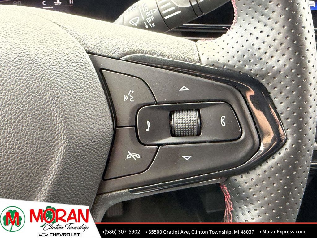Used 2025 Chevrolet Trax RS w/ Driver Confidence Package FWD image 25