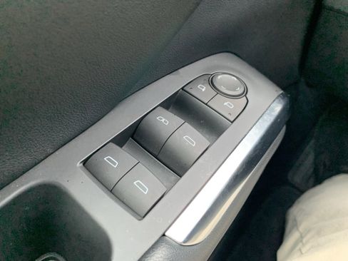 Used 2024 Chevrolet Traverse LT image 41