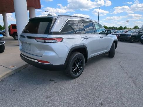 New 2026 Jeep Grand Cherokee Laredo X AWD/4WD image 29