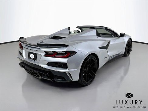 Used 2026 Chevrolet Corvette Z06 RWD image 6