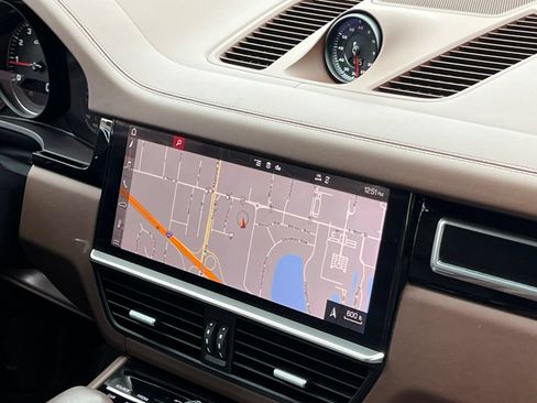 Certified 2021 Porsche Cayenne GTS AWD/4WD image 40