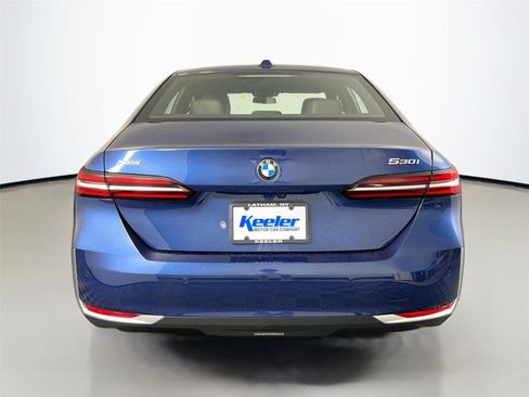 Used 2026 BMW 530i xDrive w/ Premium Package AWD/4WD image 5