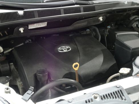 Used 2018 Toyota Sienna LE FWD image 24