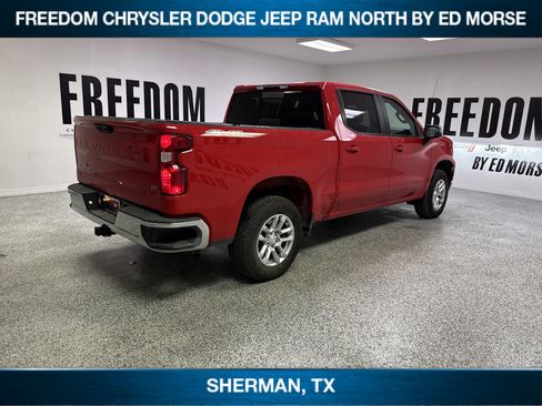 Used 2025 Chevrolet Silverado 1500 LT w/ Convenience Package II AWD/4WD image 4