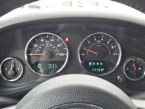 Used 2017 Jeep Wrangler Unlimited Sahara w/ Connectivity Group image 23