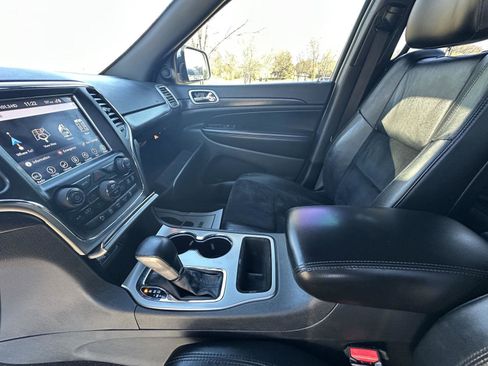 Used 2018 Jeep Grand Cherokee Altitude image 20