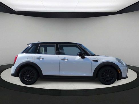 Certified 2024 MINI Cooper 4-Door Hardtop FWD image 9