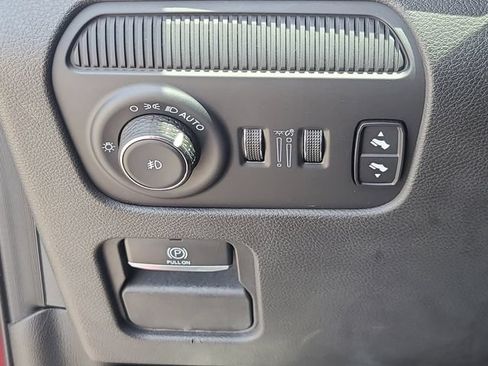 Used 2023 Jeep Wagoneer Series III w/ Preferred Equipment Group RWD image 22