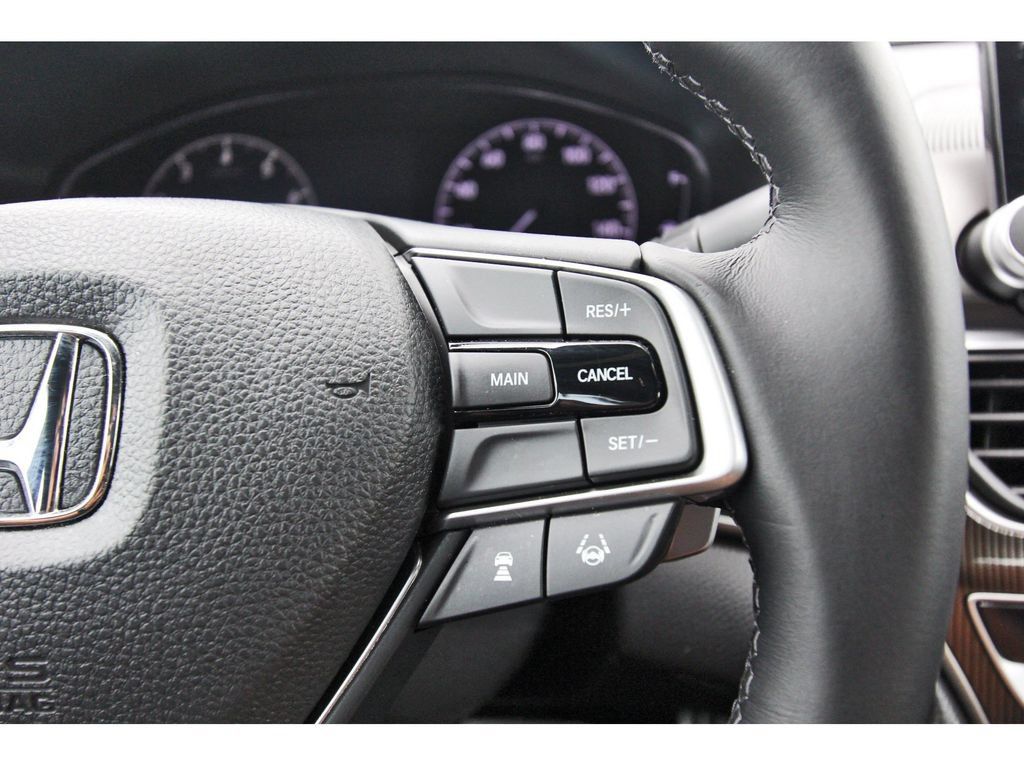 Used 2018 Honda Accord Sport image 16