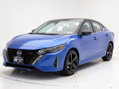 Used 2024 Nissan Sentra SR w/ Lighting Package image 2