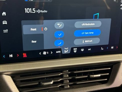 Used 2025 Ford Explorer ST AWD/4WD image 39