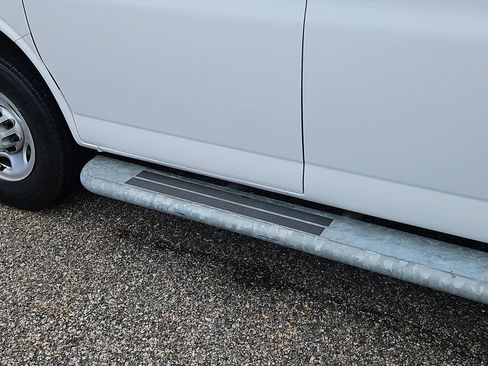 Certified 2024 GMC Savana 2500 w/ Driver Convenience Package RWD image 18