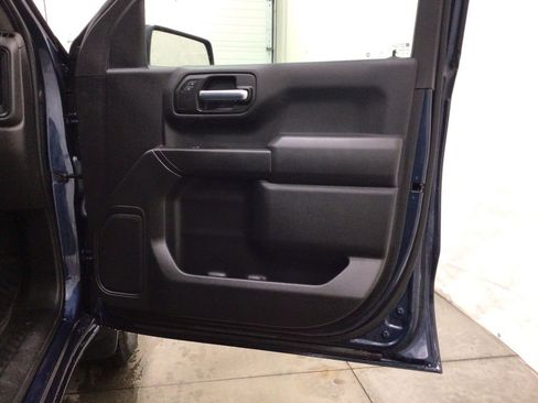 Used 2022 Chevrolet Silverado 1500 Custom image 25