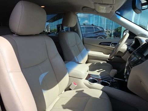 Used 2015 Nissan Pathfinder SL w/ SL Tech Package FWD image 10