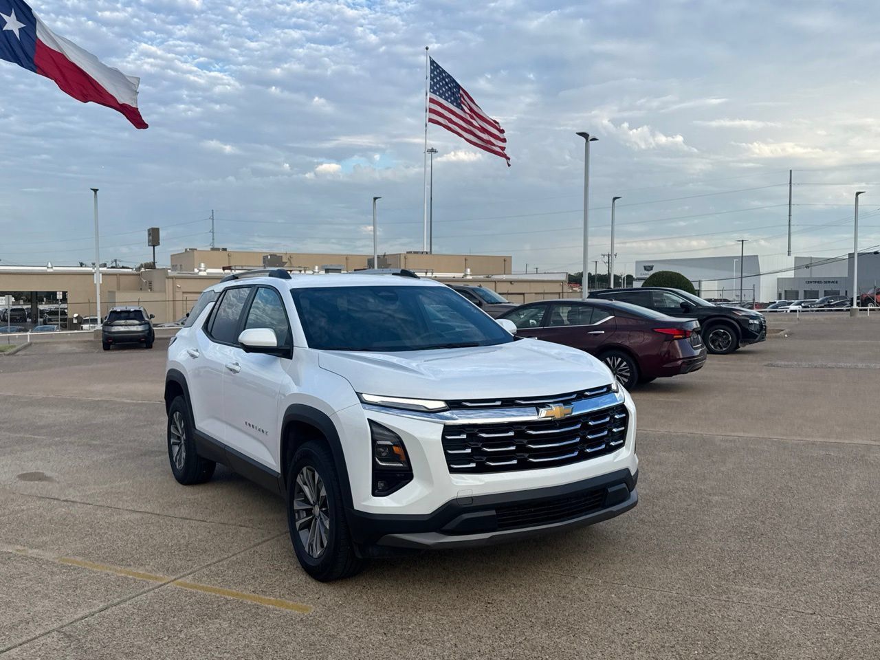 Used 2025 Chevrolet Equinox LT w/ Convenience Package II FWD image 1