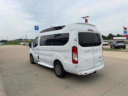 Used 2017 Ford Transit 150 XLT RWD image 7