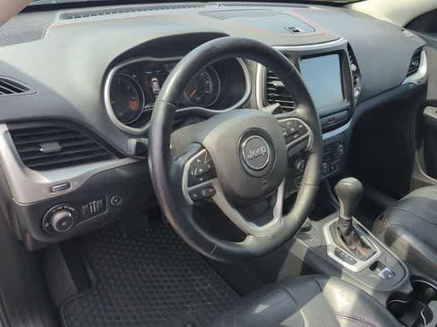 Used 2015 Jeep Cherokee Trailhawk w/ Leather Interior Group AWD/4WD image 10