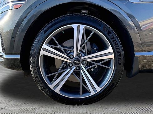 Used 2025 Genesis GV80 3.5T e-SC image 9