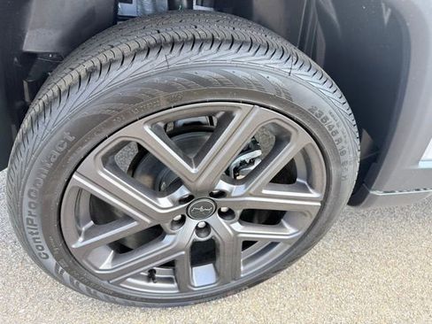 New 2026 Jeep Compass Latitude AWD/4WD image 25