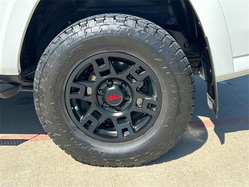 Used 2023 Toyota 4Runner 40th Anniversary SE image 10