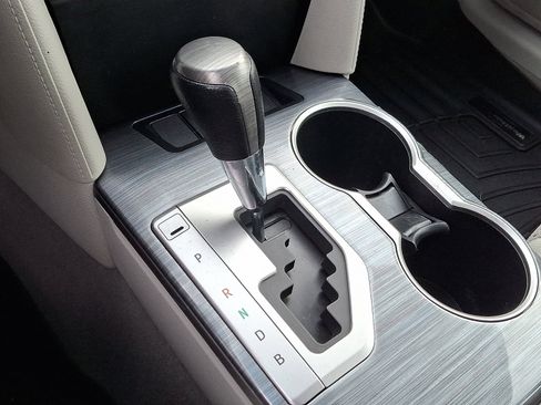 Used 2012 Toyota Camry XLE image 14