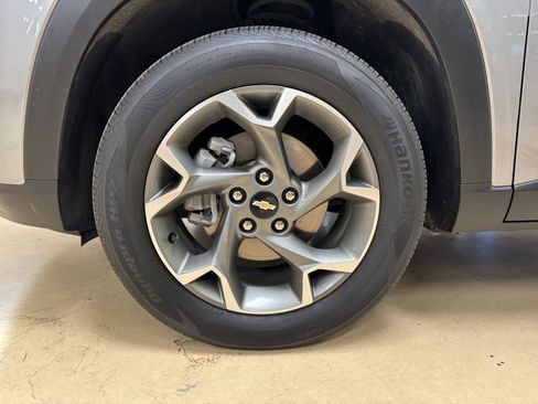 Used 2025 Chevrolet Trax LT image 29