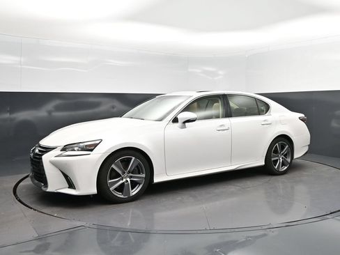 Used 2017 Lexus GS 350 w/ Preferred Accessory Package RWD image 3