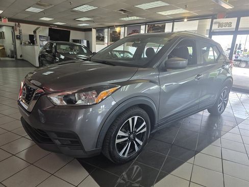 Used 2020 Nissan Kicks SV FWD image 1