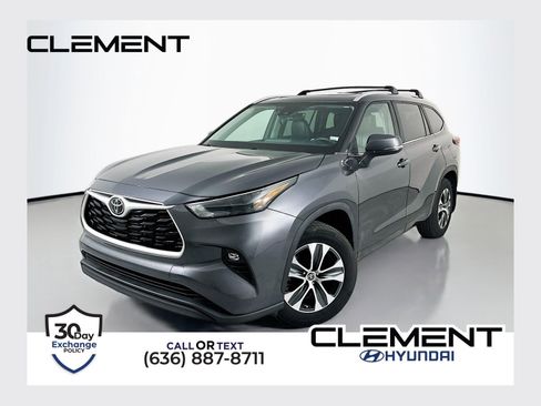 Used 2023 Toyota Highlander XLE AWD/4WD image 1