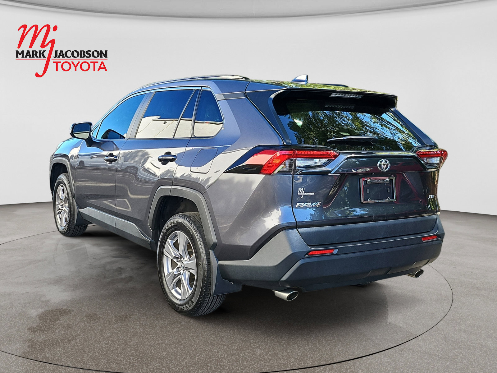 Used 2023 Toyota RAV4 XLE FWD image 14